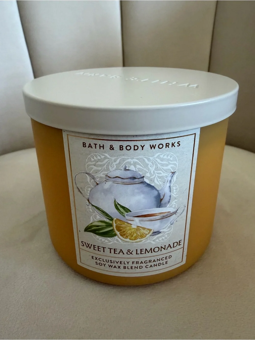 NWT Bath & Body Works 3 Wick Sweet Tea Lemonade Jar Wax Candle Home Decor